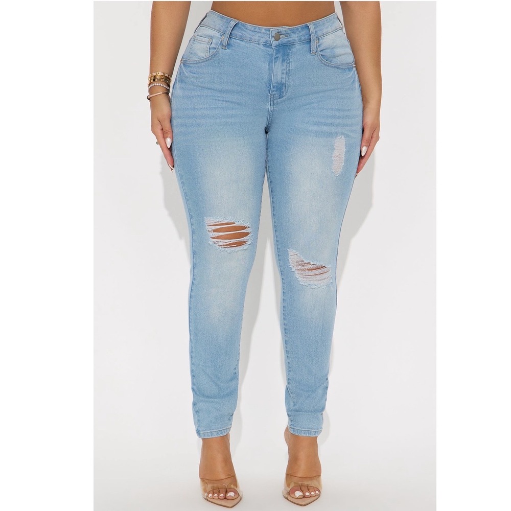 Light Wash Ripped Curvy Skinny Jeans High Stretch Distressed Denim Y2K Sexy NWT - Picture 2 of 3